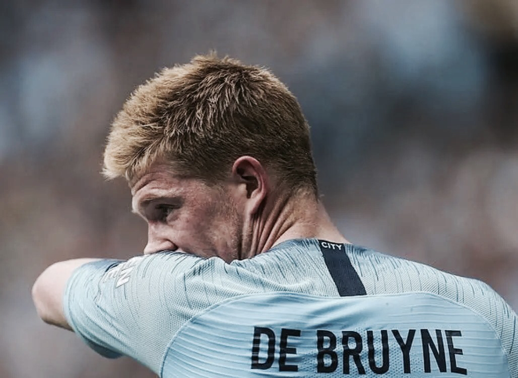 巴洛特利庆祝维埃拉离任：现在可以专注于热爱热那亚的人了（巴洛特利为维埃拉下课叫好：现在可把重心放在真正热爱热那亚的人）