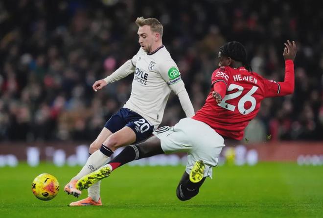 马卡：相比赫伊森，德拉富恩特更信任拉波尔特与勒诺尔芒（马卡报：德拉富恩特对拉波尔特、勒诺尔芒的信任高于赫伊森）