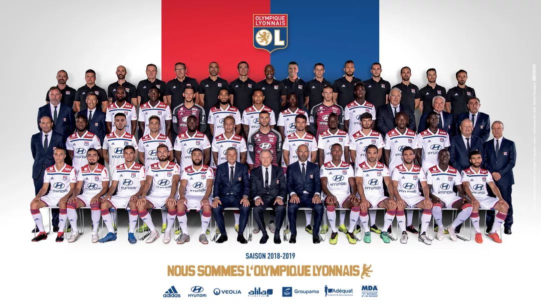 体坛联播｜曼联战平西汉姆5轮仅1胜，米兰意大利杯遭淘汰（体坛速递｜曼联近5轮仅1胜战平西汉姆，米兰意杯出局）