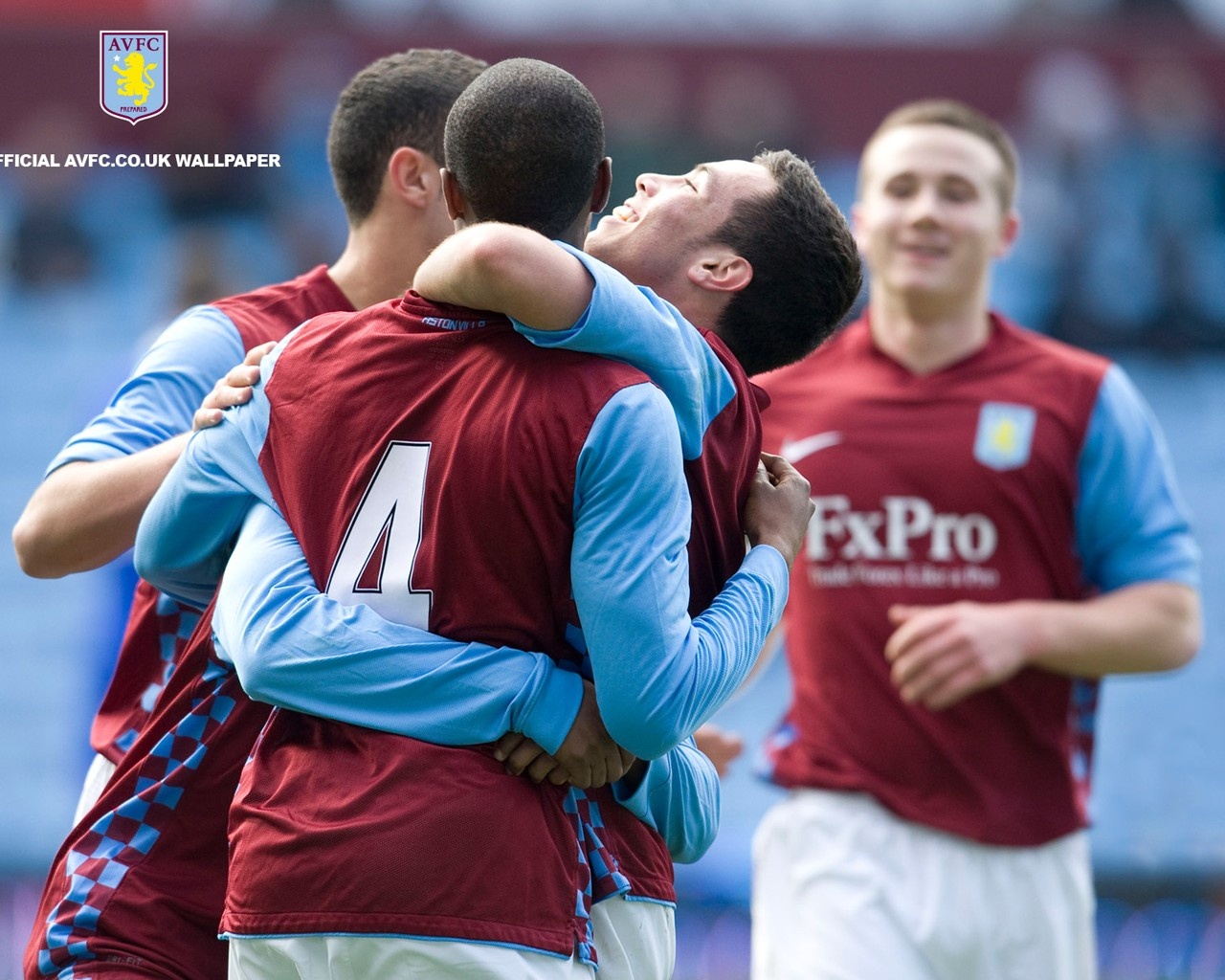 一场4-0！让意甲榜首易主：国米大胜登顶，争冠4强差3分米兰有戏（4-0大捷改写意甲排名：国米登上榜首，争冠四强仅差3分米兰仍有戏）