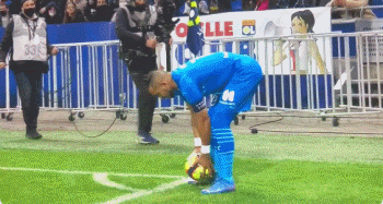 每体：一家土超俱乐部的现任主席和前主席涉赌被逮捕（每体：土超某俱乐部现任与前任主席因涉赌被捕）