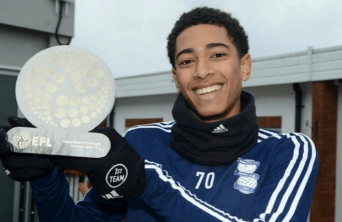 莱奥：我和囧叔经常交流，不仅聊足球，也聊生活中的方方面面（莱奥：我和囧叔沟通频繁，聊球也聊生活）