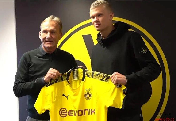 官方：温特图尔8人感染传染病缺席，本轮对阵锡永比赛推迟（官方通报：温特图尔8人因传染病缺阵，本轮对锡永的比赛延期）