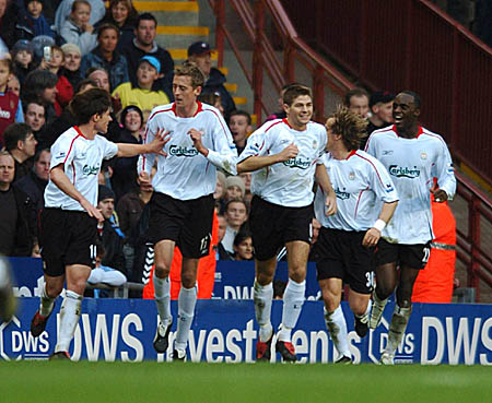 裁判成了最忙的人（全场最忙的是裁判）