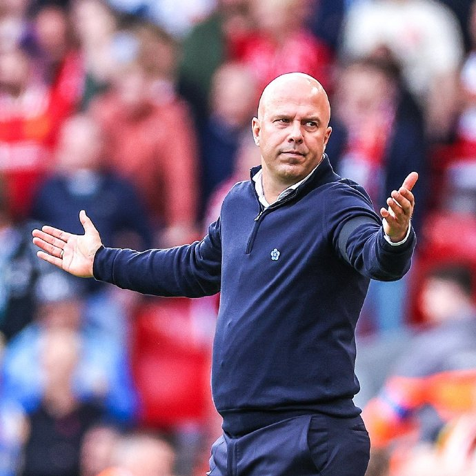 国安球迷最不舍的外援离队，为何俱乐部未能挽留，真相揭晓（最让国安球迷牵挂的外援告别，俱乐部为何留不住？内情曝光）