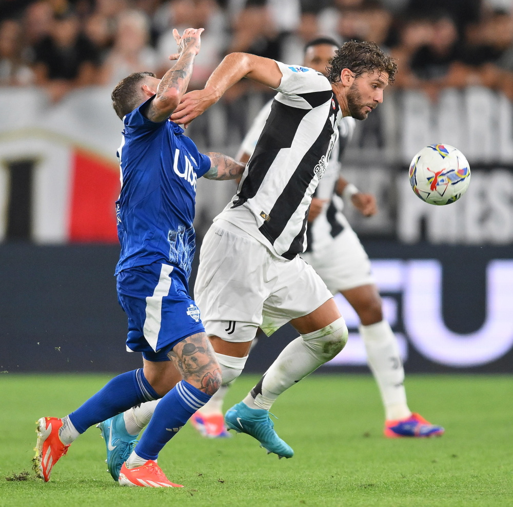 詹姆斯末节连得10分+致命抢断，湖人112-108险胜76人，40岁传奇再创历史纪录（40岁詹姆斯末节连拿10分+关键抢断，助湖人112-108险胜76人，再刷历史纪录）