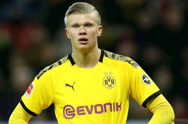 女足留洋球员沈梦露恢复场地训练，此前她因重伤缺阵9个月（重伤休战9个月后，留洋女足球员沈梦露重返场地训练）