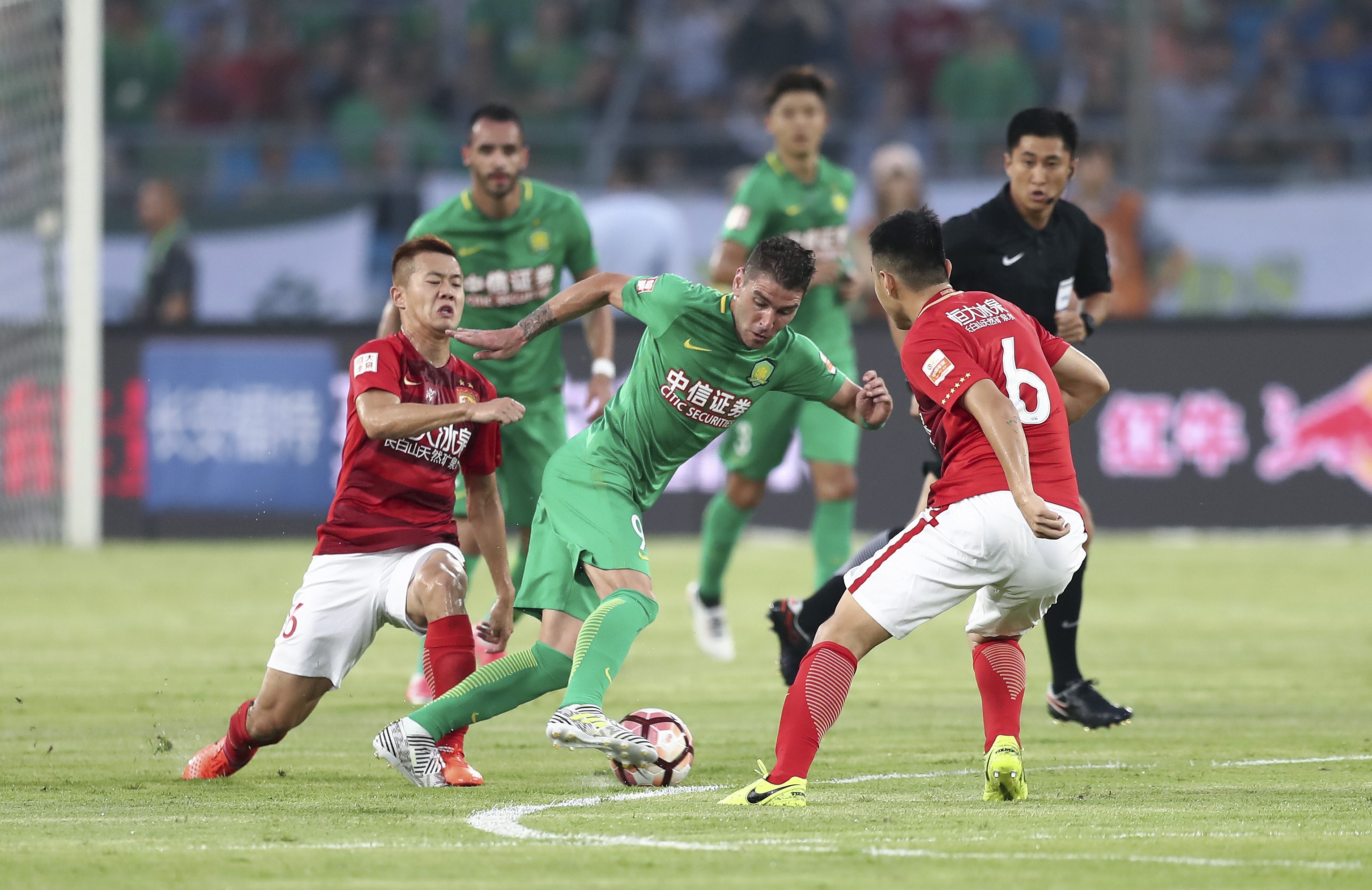 马特乌斯：我和马拉多纳就像梅西和C罗，但我们场外相处更多（马特乌斯：我与马拉多纳如梅罗之争，私下往来更频繁）